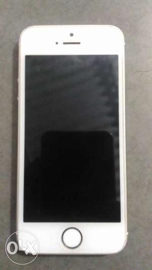I Phone 5s 32 gb good condition headphones and charger