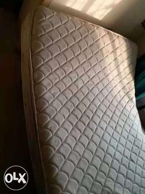 Kurlon luxrino premium 10 inches queen mattress