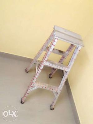 Ladder door delivery pls call 3feet