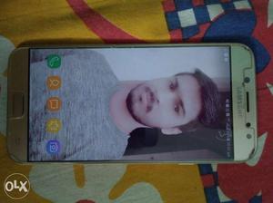 Samsung galaxy j7 pro...new condition me h abhi