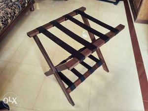 Suitcase stand