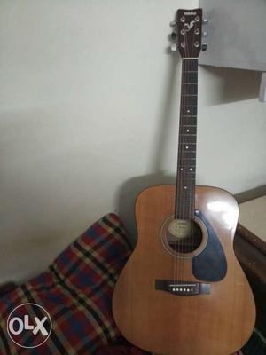 Acoustic guitar-Yamaha F310 perfect