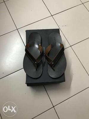 Black Leather Flip-flops With Box