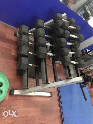 Black-and-grey Fixweight Dumbbell Lot