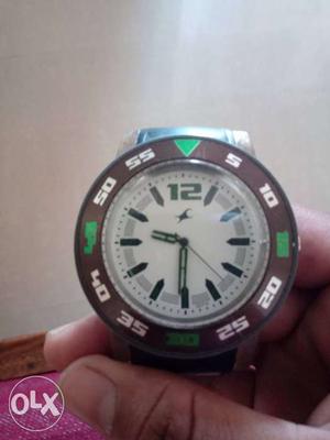 Fastrack new looking watch no bill no warranty