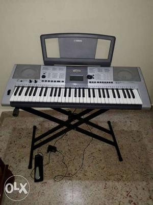 Gray Yamaha Electronic Keyboard