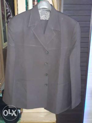Men formal suit in good condition matte grey