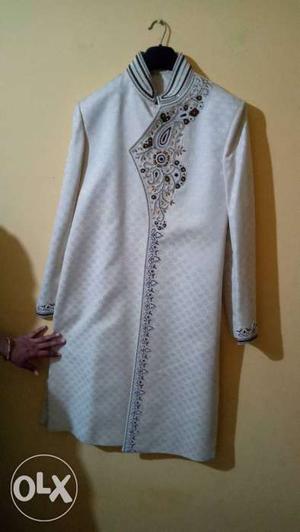 New sherwani willing to sell. interested people