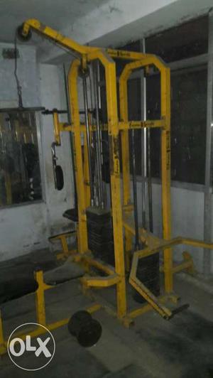 Purani gym machine khride beche