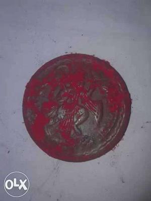Round Red And Brown Emboss Decor