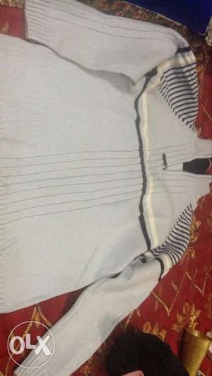 Sweater in good condition full sleeve