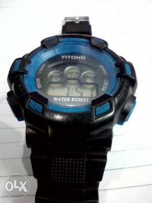 Yitong black & blue digital watch