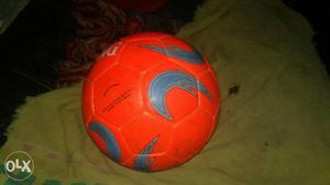 5 No. Spalding pure company ka foot ball for sell