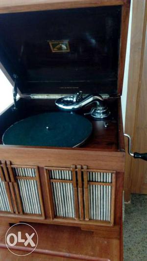 Brown Wooden Vinyl Record Player