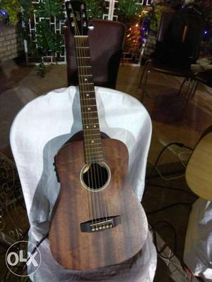 Cort traveller guitar new condition with fishman