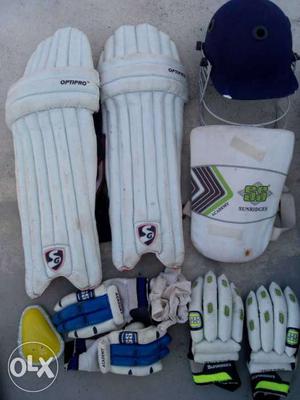 Cricket kits for 14 to 19 year old boys in good