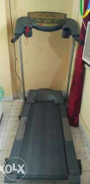 Fully working condition automatic treadmill, sparingly used.