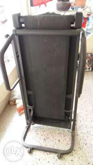 Manual Treadmill in excellent condition for sale