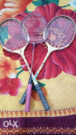 Badminton bats vry gud condition..