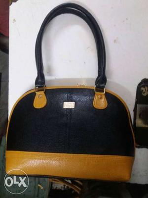 Fancy ladies bag, new condition. leather look