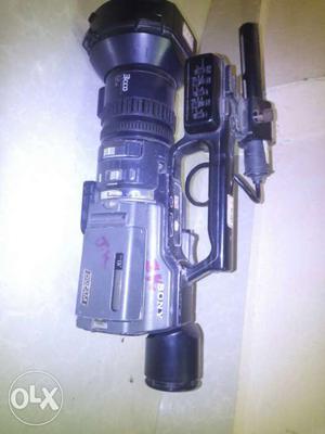 Sony PD 170 video camera..working condition..LCd