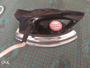 750 W Electric Iron in Working condition
