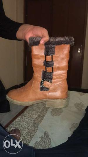 BOOTS, TAN COLOUR SIZE - 35 Or  yrs girl)