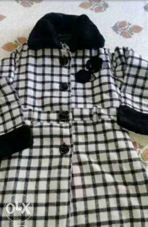 Girl coat only one season old. suitable for7-9