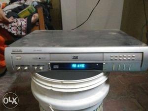 Gray And Black VCD Player