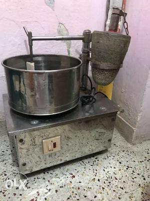 Grinder In working condition. interesed people