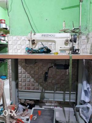 White Feizhou Electric Sewing Machine