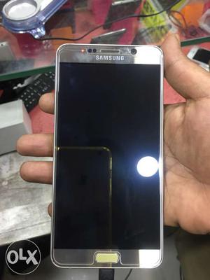 Samsung-NOTE 5- GOLD-32GB- - display broken slightly