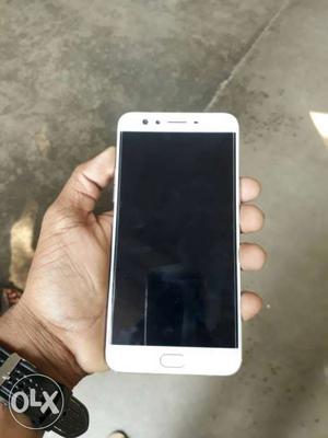 This is a new phone OPPO F3 PLUS... 30 days old..discount