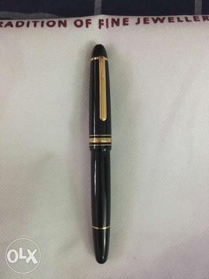 Black And Gold Montblanc pen meisterstuck