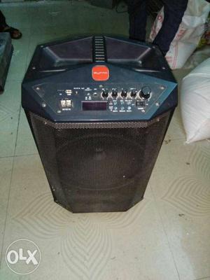 Charging Punto speaker for sell. good condition