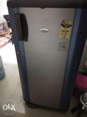 Fridge in working condition but old