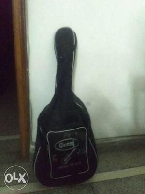 Givson guitar old but in good condition