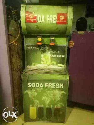 Hardly used Soda machine in excellent condition.
