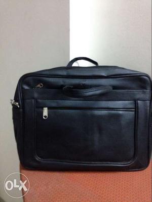 Laptop bag with good cushioning