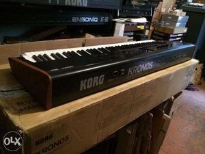MINT Korg KRONOS  Key keyboard Music Workstation