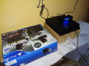 PS4 in brand new condition with 6 Original Games.