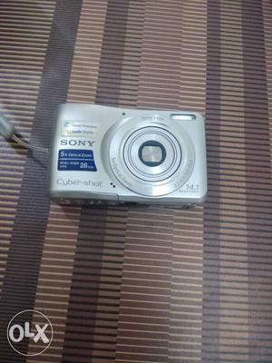 Sony cyber shot good condition with charger data