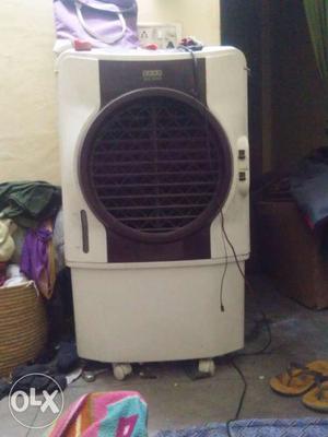 Usha cooler good working condition with remote