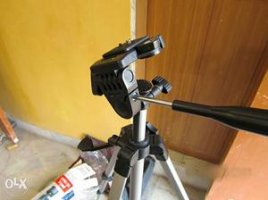 Want to sell my 15days old unused Simpex Tripod.