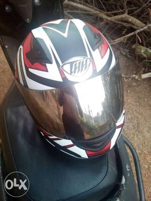 White, Black, And Red THH Full-face Motorcycle Helmet