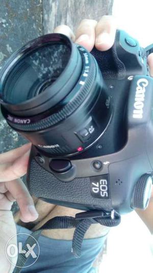 Black Canon EOS 7D