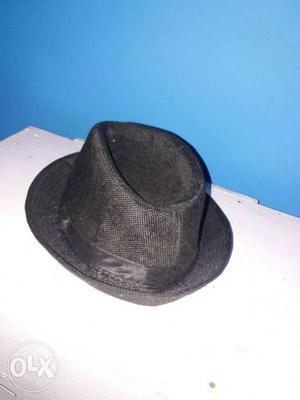 Black hat. good quality. comfortable to fet