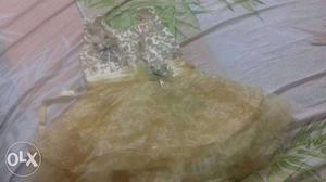 Girls frock 1 to 2 yrs,nice frock and easy to