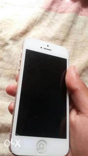 I phone 5 16gb silver good condition single hand