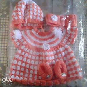 New born baby crocheted dress.. Beautiful and